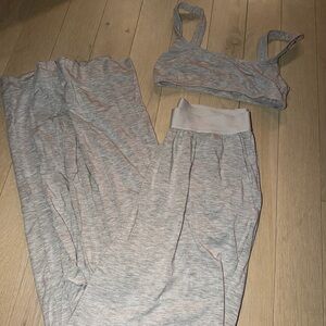 WeWoreWhat Gray Two-Piece Lounge Set